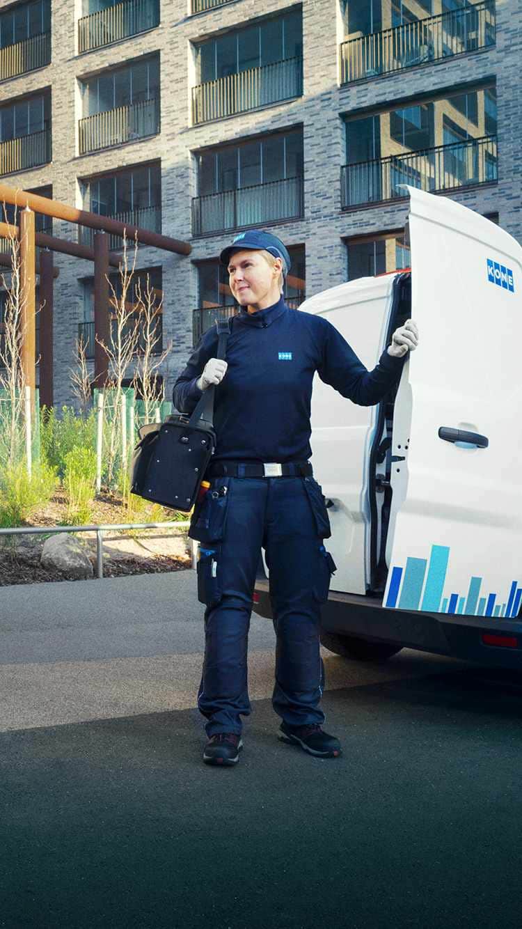 img_KONE_110_People_01_hero-mobile-750x1334