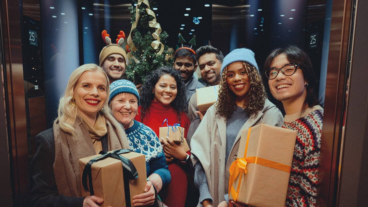 kone-image-seasons-greetings-2025