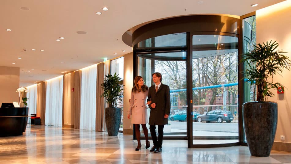 KONE Karusseltüren Automatiktüren