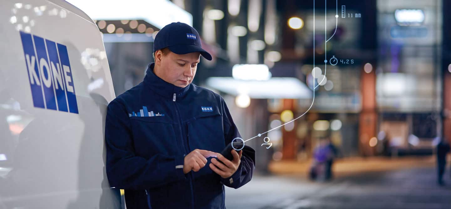 kone-image-24-7-connect-technician-1440x670.jpg
