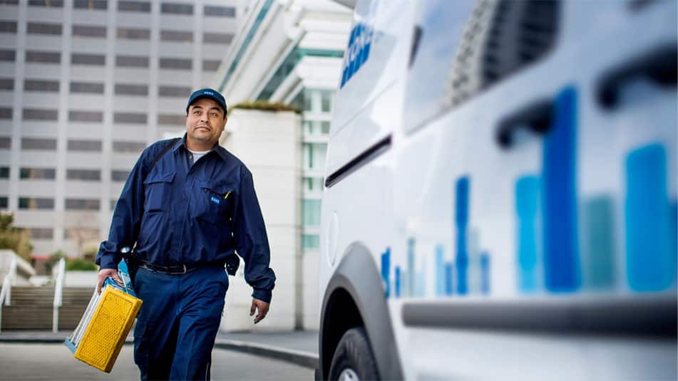 KONE Aufzüge Rolltreppen Automatiktüren Service Techniker